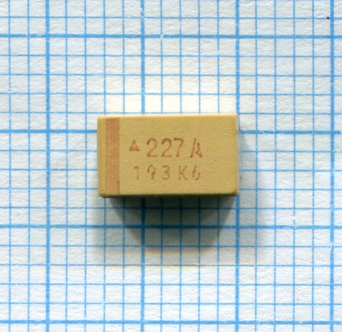 Танталовый конденсатор 6,3V 220UF
